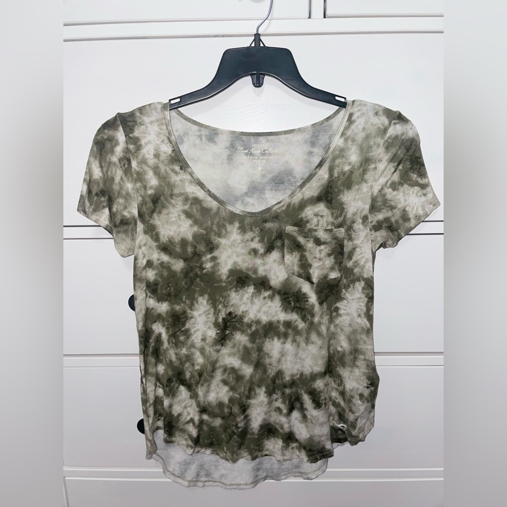 Hollister Must Have Collection XS Green & White Acid Wash Short Sleeved Shirt